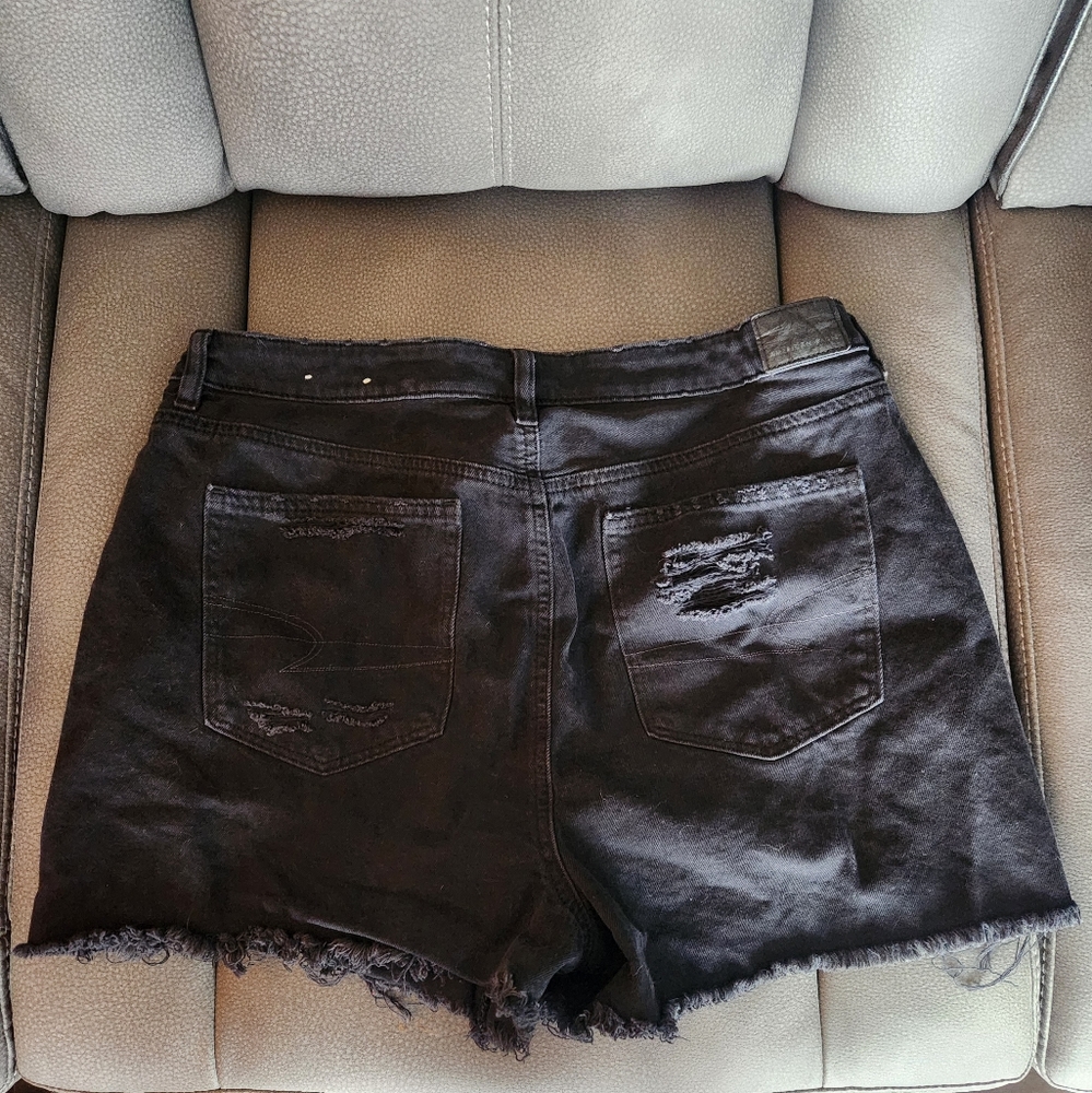 American Eagle Black Shorts 16 - Picture 2 of 4